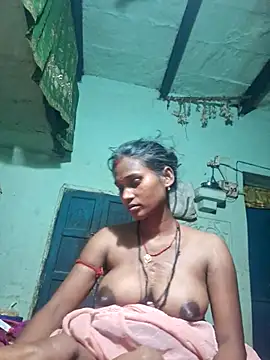 parmila203 online show from April 12, 2026, 5:05 pm