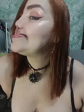 Snapshot of MayaLuna1 chatting on February 4, 2026, 10:27 pm MayaLuna1 online show from February 4, 2026, 10:27 pm