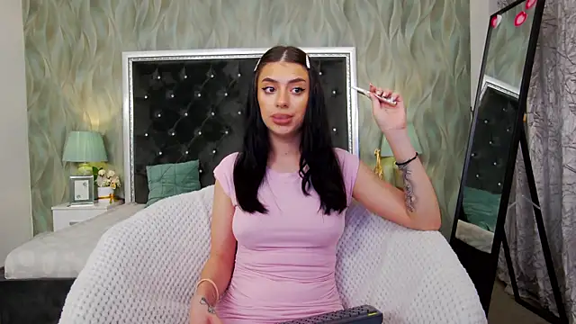 Anais Carter online show from November 12, 2025, 5:00 am