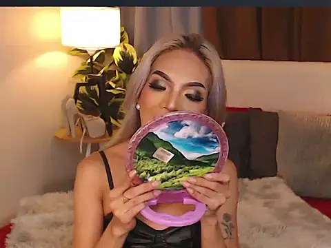 Snapshot of CelestinaMarquez0427 chatting on October 19, 2025, 6:38 am CelestinaMarquez0427 online show from October 19, 2025, 6:38 am