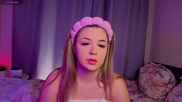 Snapshot of AliaBuerstatte chatting on November 14, 2025, 7:06 pm AliaBuerstatte online show from November 14, 2025, 7:06 pm