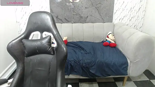 Ivony18 b online show from December 4, 2025, 3:16 am