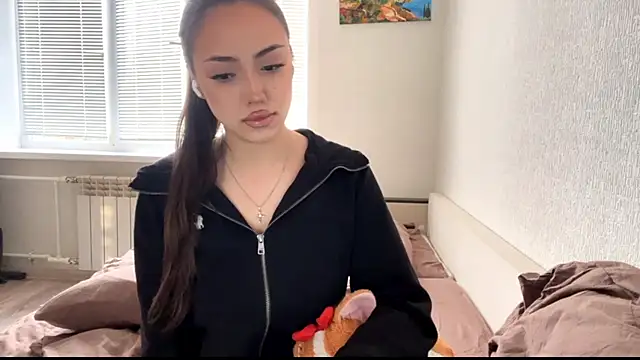 Leaf Unto online show from November 12, 2025, 11:25 am