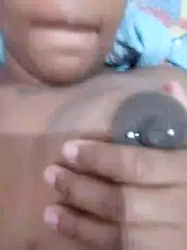 nessinha12 online show from November 3, 2025, 9:46 am