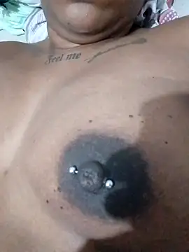 nessinha12 online show from November 8, 2025, 7:56 am