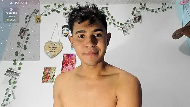 cute sammy 1 online show from November 28, 2025, 11:32 am