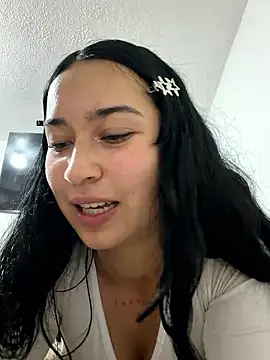 Snapshot of Sol_Sunny chatting on May 13, 2026, 2:18 am Sol Sunny online show from May 13, 2026, 2:18 am