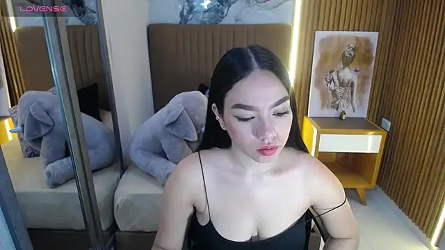 Snapshot of MOLLYSPENCER1 chatting on September 25, 2025, 12:11 pm MOLLYSPENCER1 online show from September 25, 2025, 12:11 pm