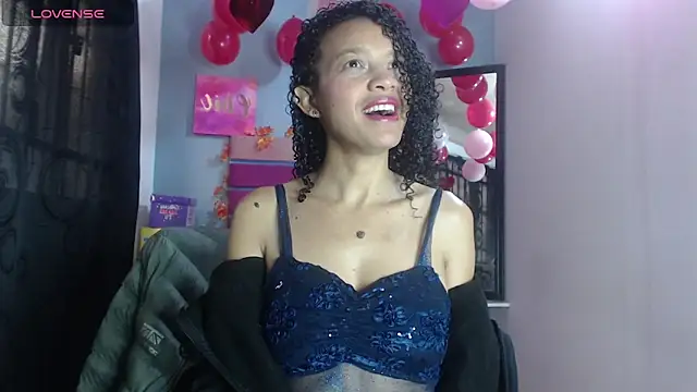 Snapshot of alma_azul chatting on September 15, 2025, 1:00 pm alma azul online show from September 15, 2025, 1:00 pm