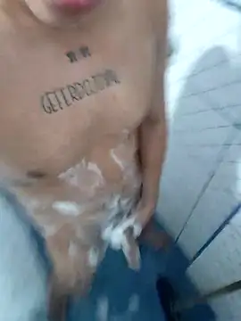 Snapshot of Exotic19cm chatting on October 19, 2025, 12:02 am Exotic19cm online show from October 19, 2025, 12:02 am