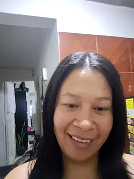 Snapshot of YinnaM_ chatting on September 20, 2025, 11:26 am YinnaM online show from September 20, 2025, 11:26 am