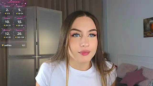 Moonlight1Sonata1 online show from October 5, 2025, 9:33 am