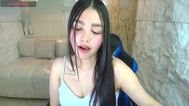 Snapshot of luna__r chatting on September 12, 2025, 7:46 pm luna r online show from September 12, 2025, 7:46 pm