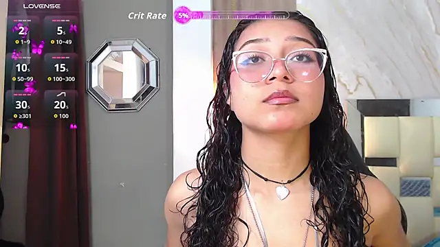 Snapshot of honeymoon_12 chatting on May 22, 2026, 6:44 am honeymoon 12 online show from May 22, 2026, 6:44 am