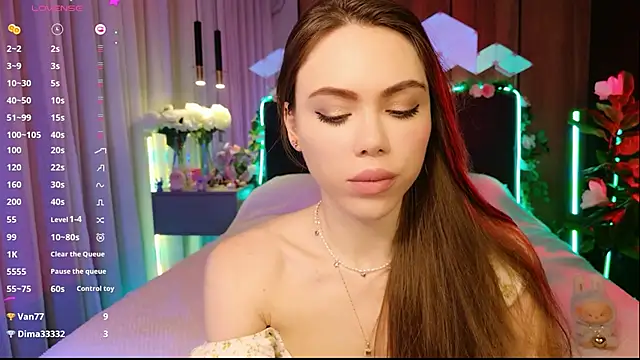 MimiFors online show from November 30, 2025, 4:52 pm