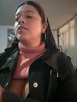 -Mia1 online show from November 10, 2025, 12:21 pm