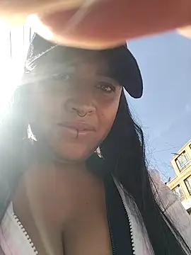 -Mia1 online show from September 26, 2025, 1:29 pm