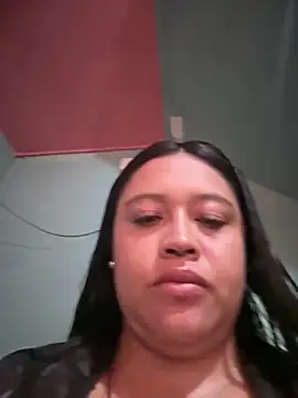 -Mia1 online show from May 20, 2026, 12:13 pm