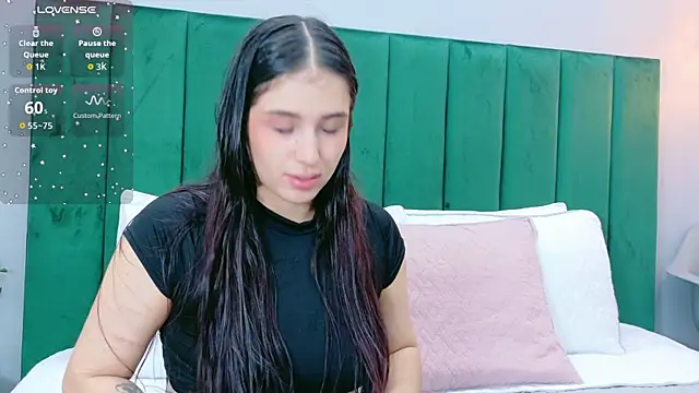 Snapshot of Ashley_Evans22 chatting on February 19, 2026, 12:18 am Ashley Evans22 online show from February 19, 2026, 12:18 am