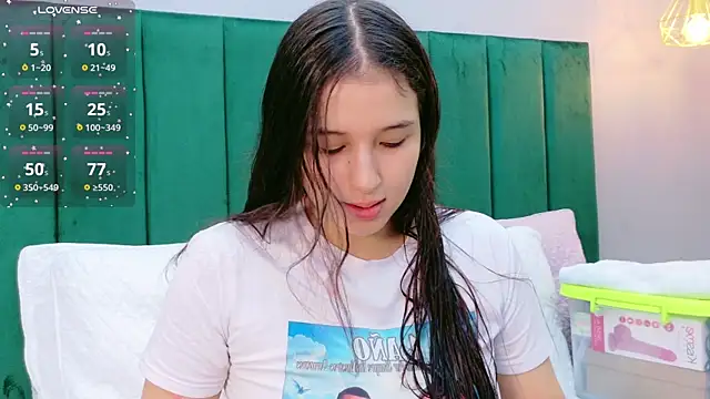 Snapshot of Ashley_Evans22 chatting on February 19, 2026, 8:28 pm Ashley Evans22 online show from February 19, 2026, 8:28 pm