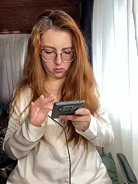 CoraVibes online show from April 27, 2026, 12:14 pm