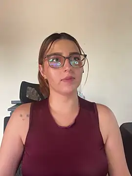 CoraVibes online show from September 29, 2025, 7:52 pm