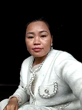 bany-xx online show from November 22, 2025, 4:22 am