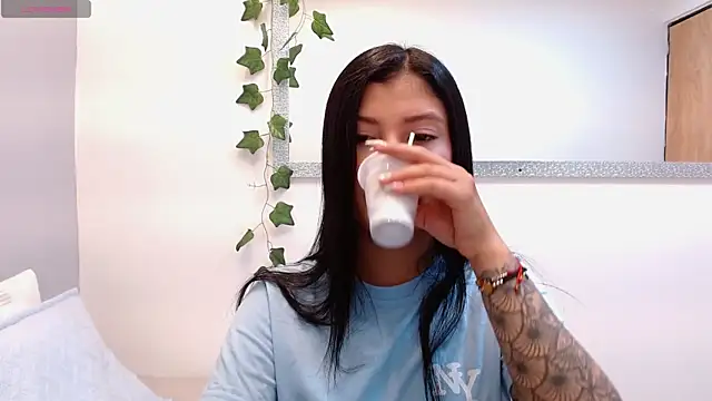 louis k online show from April 8, 2026, 11:33 am