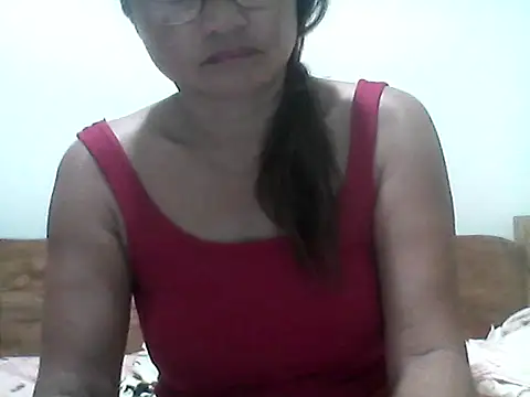 nathalie0045 online show from April 8, 2026, 7:59 pm