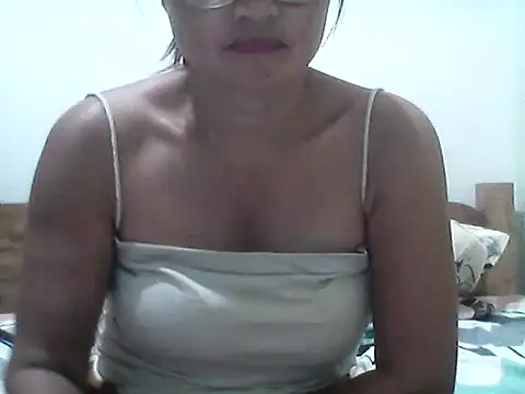 nathalie0045 online show from May 30, 2026, 9:15 am