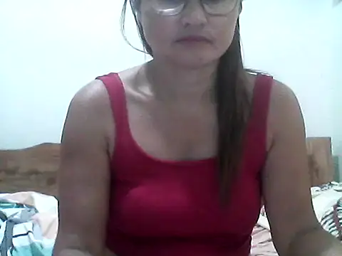nathalie0045 online show from May 13, 2026, 10:17 pm
