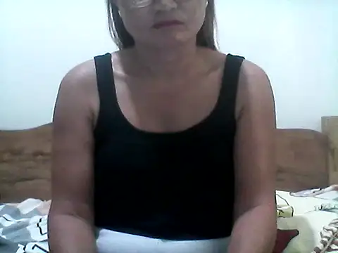 nathalie0045 online show from May 24, 2026, 10:53 pm