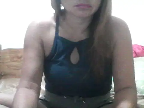 nathalie0045 online show from June 18, 2026, 9:42 pm