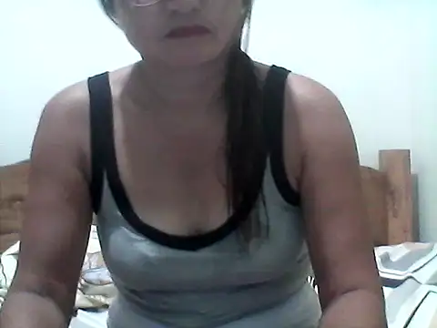 nathalie0045 online show from May 24, 2026, 9:42 am