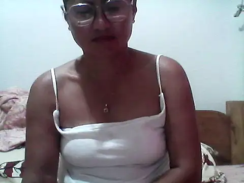 nathalie0045 online show from September 30, 2025, 11:05 am