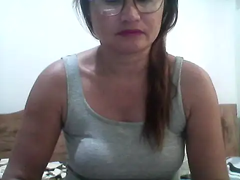 nathalie0045 online show from May 26, 2026, 11:25 pm