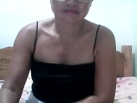 nathalie0045 online show from May 9, 2026, 11:24 am