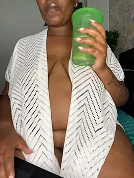 fatpussydallx online show from May 12, 2026, 3:29 pm