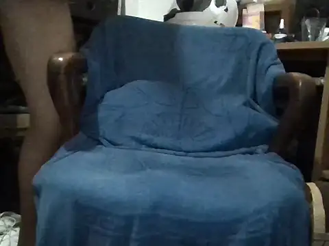 Snapshot of Kriss7777 chatting on October 14, 2025, 4:40 pm Kriss7777 online show from October 14, 2025, 4:40 pm