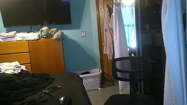 zoeboy305 online show from November 23, 2025, 6:29 pm