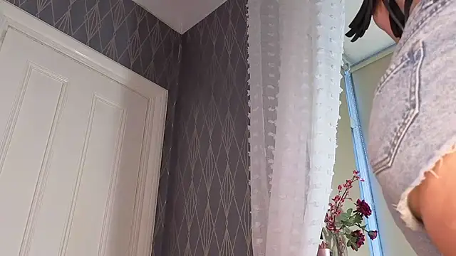 SereneXX online show from April 11, 2026, 5:59 am