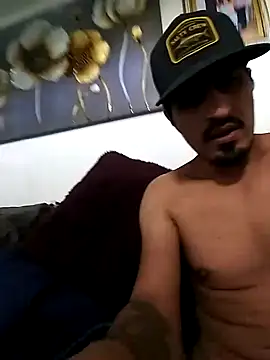 Snapshot of Arce92 chatting on February 5, 2026, 1:56 am Arce92 online show from February 5, 2026, 1:56 am