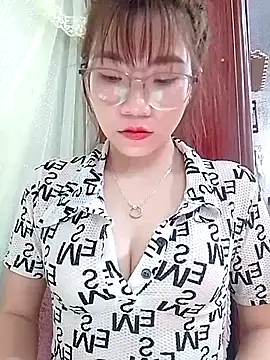 MyMy08 online show from December 5, 2025, 12:32 am