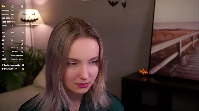 Snapshot of HongTomczak chatting on November 17, 2025, 10:19 am HongTomczak online show from November 17, 2025, 10:19 am