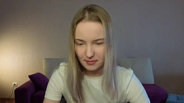 Snapshot of HongTomczak chatting on May 1, 2026, 7:46 am HongTomczak online show from May 1, 2026, 7:46 am