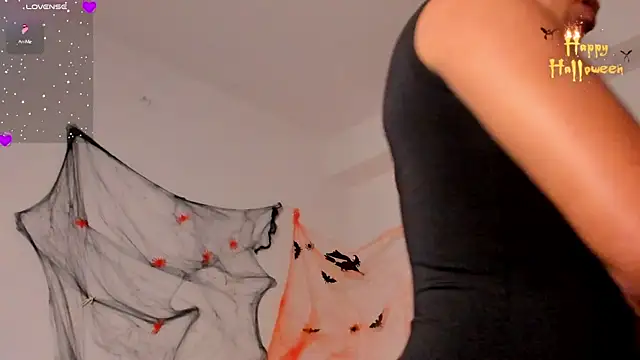 cloemorwen online show from October 22, 2025, 9:46 pm