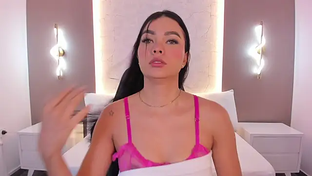 Snapshot of emily_tolson chatting on February 7, 2026, 12:35 pm emily tolson online show from February 7, 2026, 12:35 pm