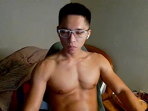 Snapshot of iron0401 chatting on February 17, 2026, 4:04 pm iron0401 online show from February 17, 2026, 4:04 pm