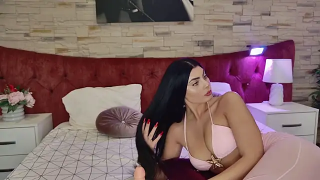 Snapshot of LeyaGoddess chatting on October 7, 2025, 7:37 pm LeyaGoddess online show from October 7, 2025, 7:37 pm