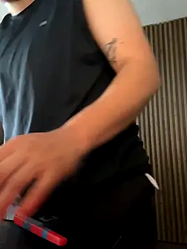 Snapshot of IanGilbert chatting on November 23, 2025, 1:54 pm IanGilbert online show from November 23, 2025, 1:54 pm